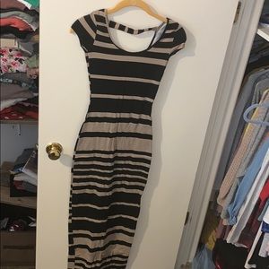 Short sleeve maxi dress